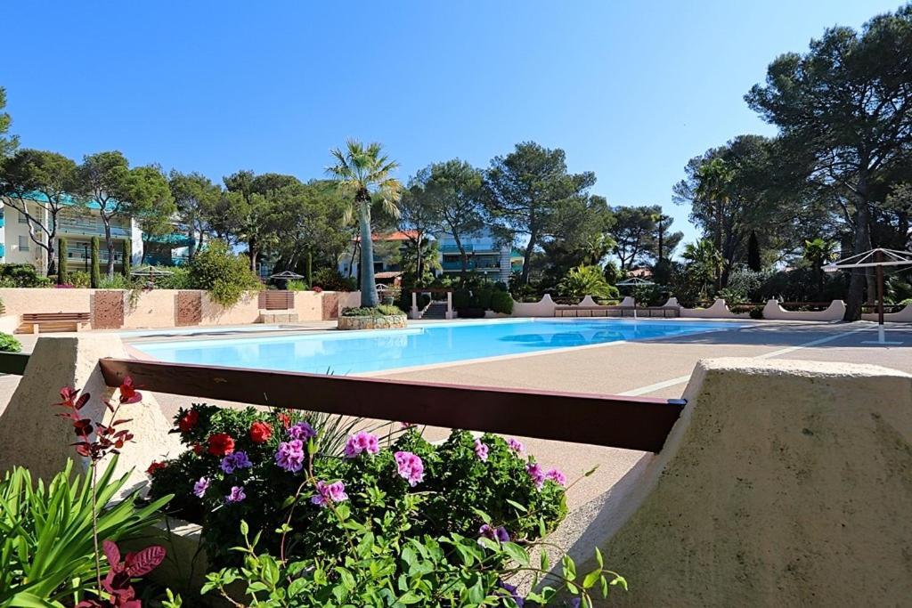 Saint-Raphael, Boulouris, F2 Dans Belle Residence 3 Piscines, Proche Bord De Mer Luaran gambar